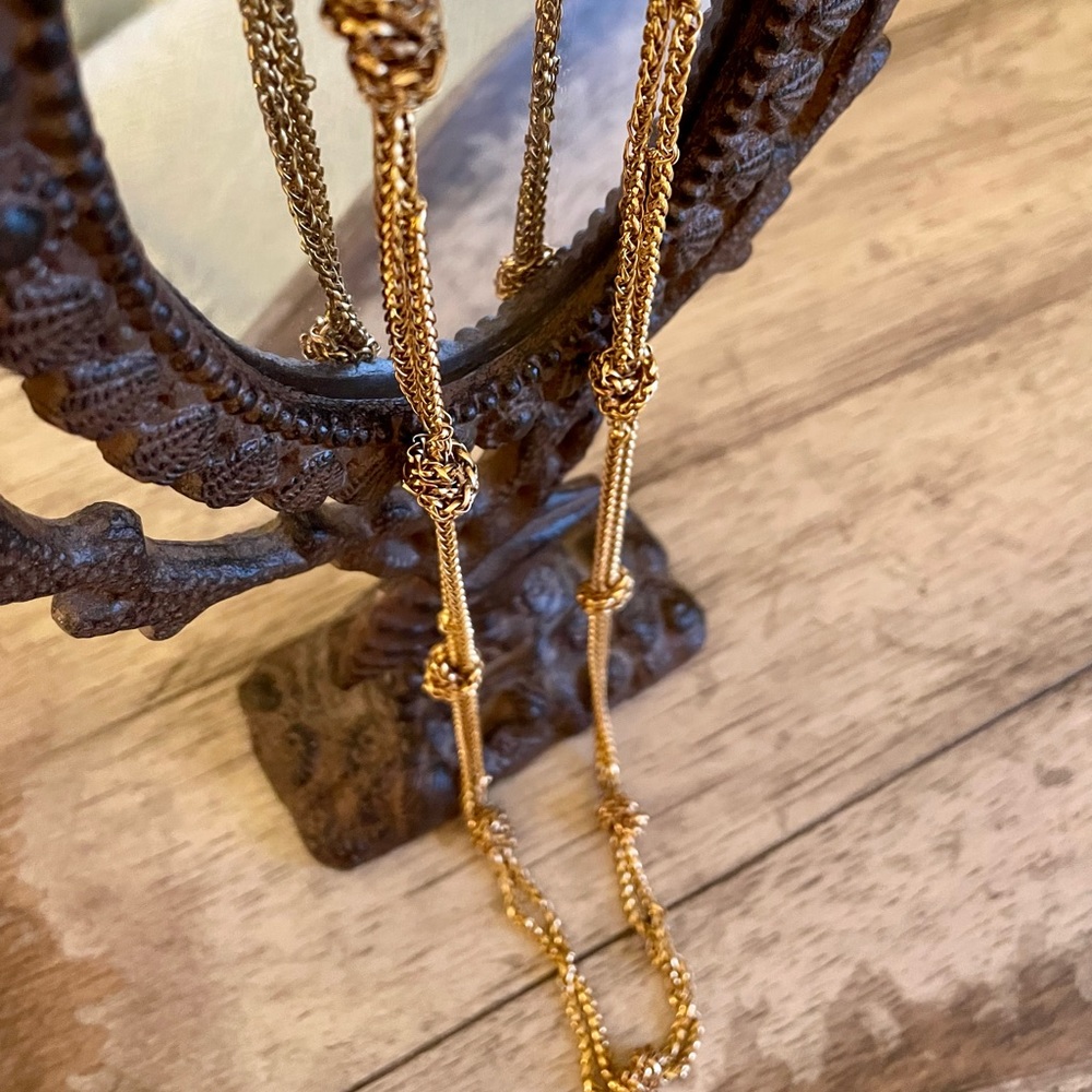 NWOT Gold tone long knotted necklace 17.5”